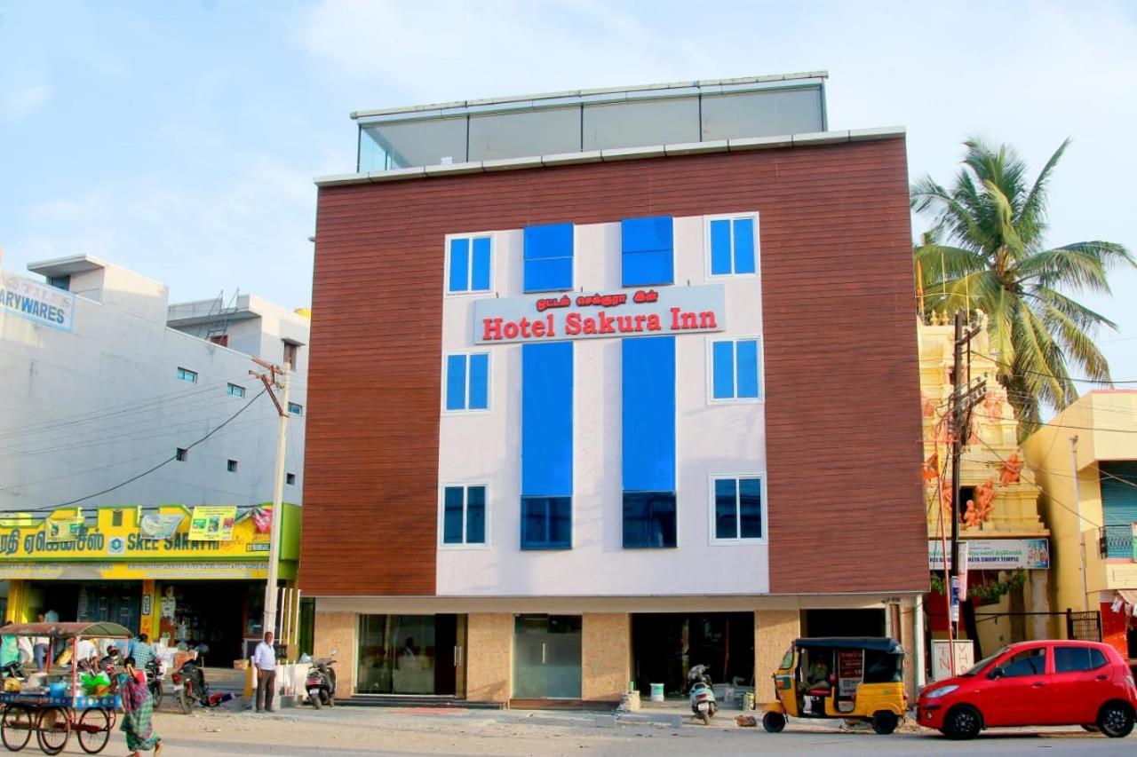Hotel Sakura Inn Hosūr エクステリア 写真