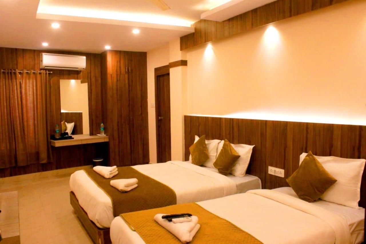Hotel Sakura Inn Hosūr エクステリア 写真